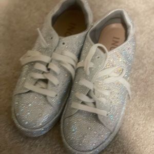 Women's Lola Sneakers_INC_Silver